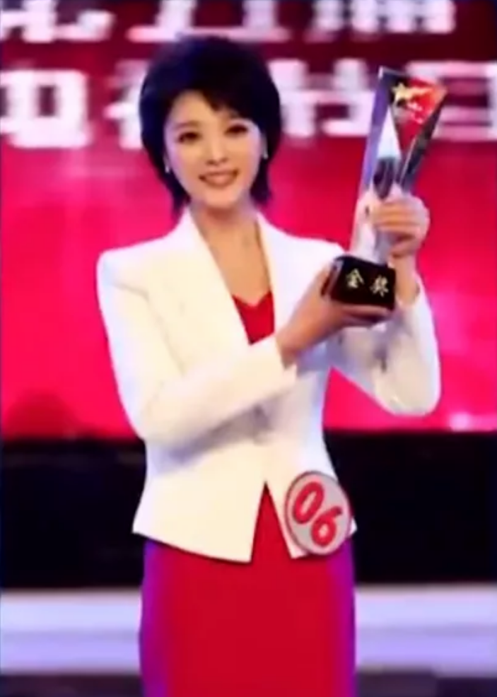 胡蝶|央视主持人胡蝶：嫁大12岁导演陆川，婚后独自产检、长期分居