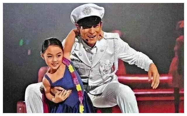 李连杰|同样是李连杰基因，利智的女儿和黄秋燕的女儿，差别怎么这么大