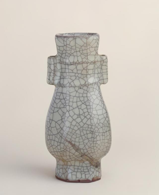 官窑|大宋官窑贯耳瓶,到底有何风韵?