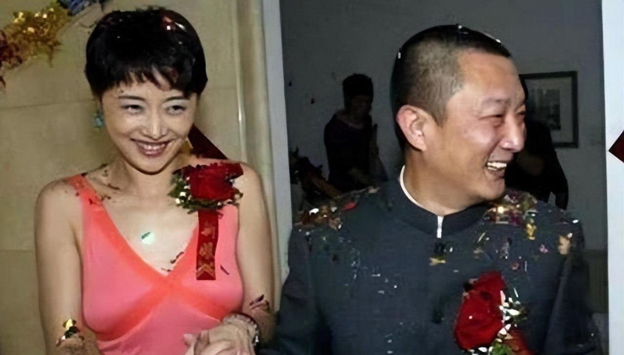 宋佳|小宋佳:恋情一段接一段,41岁却依旧待字闺中,她在追求什么?