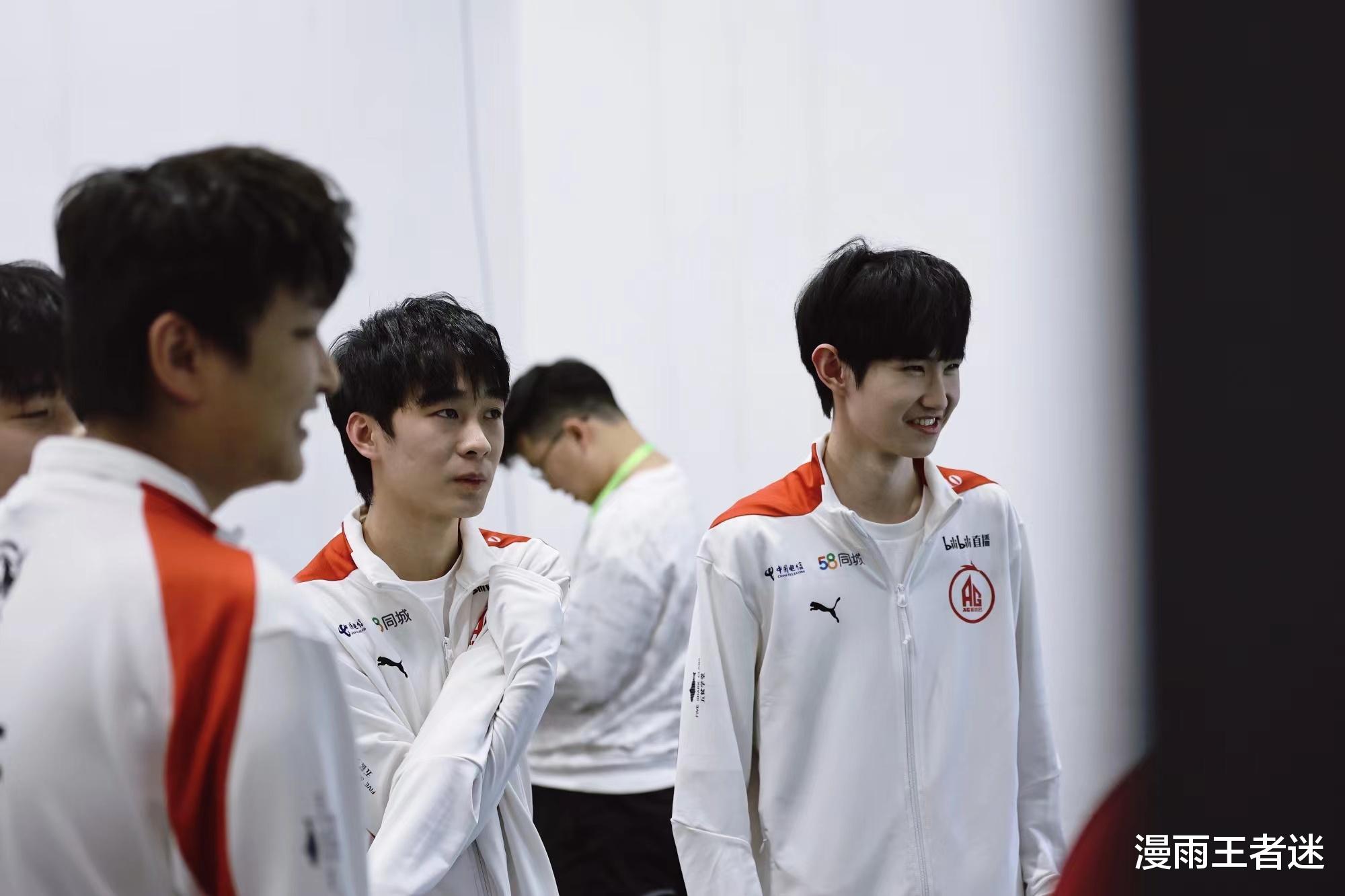 教练|按瓜主的安排：AG转会期至少要请10位教练、买50位选手，预算1亿