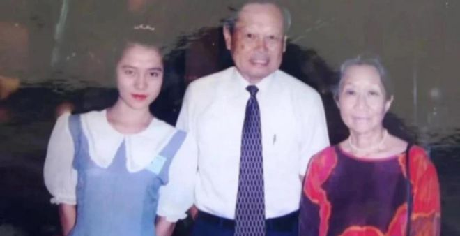 杨振宁|杨振宁100岁生日曝光,46岁娇妻引争议:不要遗产不要娃,她图啥