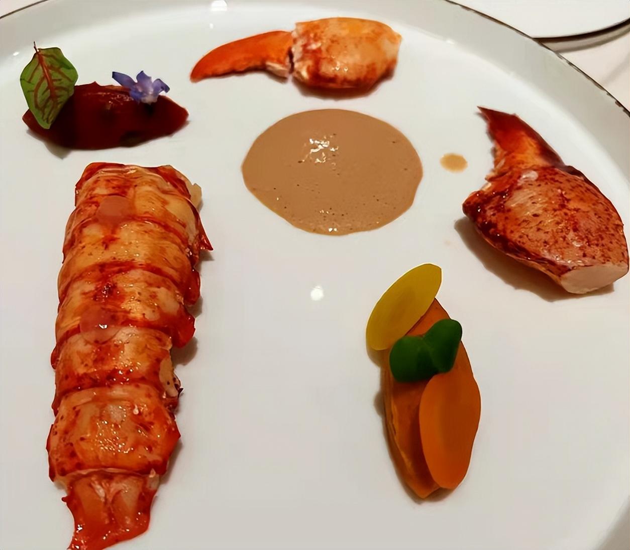 段奕宏|段奕宏日籍娇妻吃法餐用手抓,模样大变似少女,穿5万衣浑身珠宝