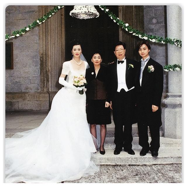 清扬|前港姐被富豪老公逼迫离婚,传男方执意娶小三,强迫妻子睡无窗房