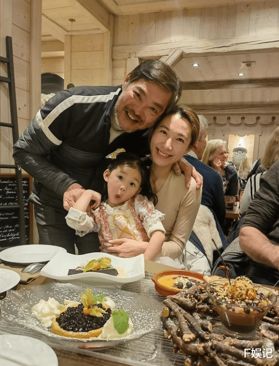 李美慧|成阔太的TVB宫女李美慧在国外农庄度假 买小绵羊放别墅饲养当家人