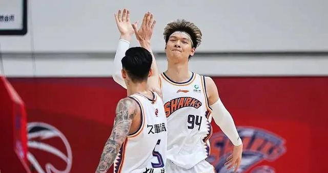 CBA前瞻，北京德比战，首钢胜北控，顶级内线之争，山西胜深圳