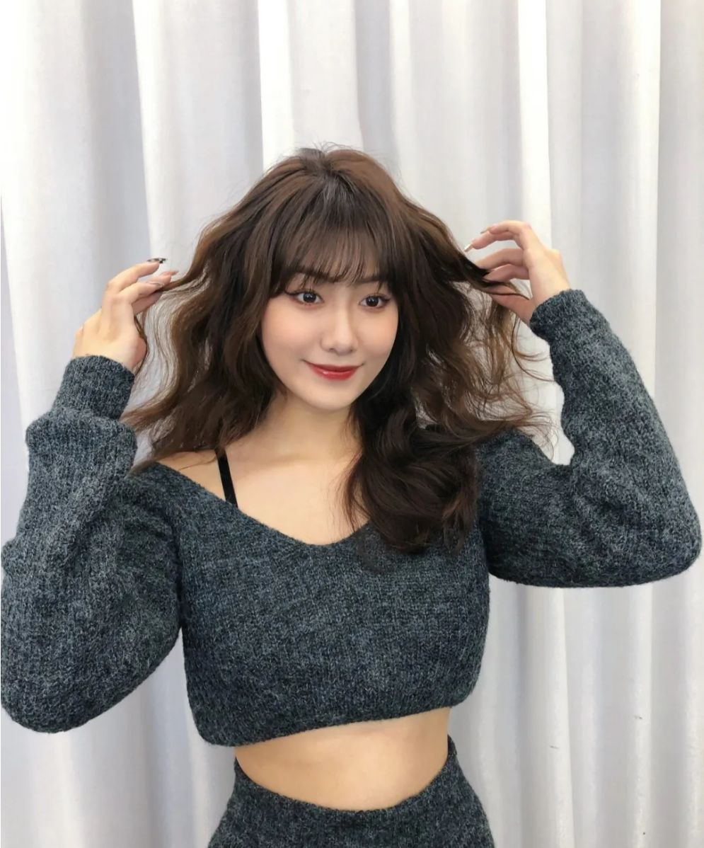 穿衣搭配 3月流行女发来了，烫染剪都很美，要不要挑一款