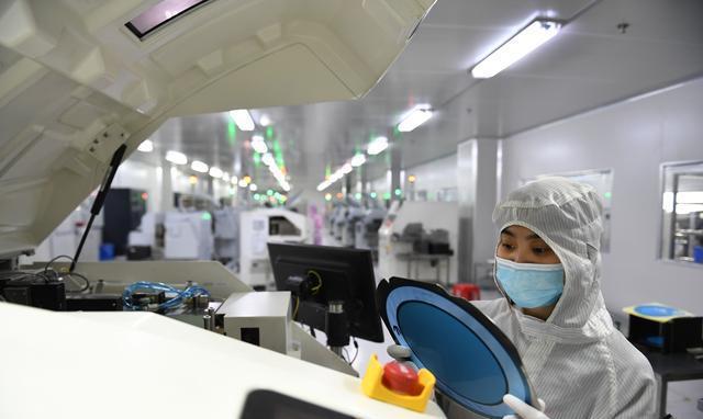 AirPods|美刚通过芯片法案，ASML就开始“拆台”，外媒：充满金钱的味道