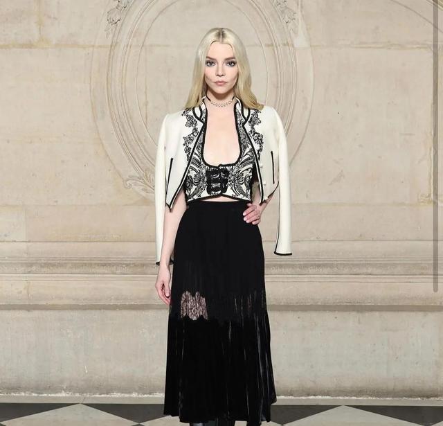 迪奥|同场看秀,梅婷待遇不如韩国爱豆,angelababy不续约Dior不是挽尊