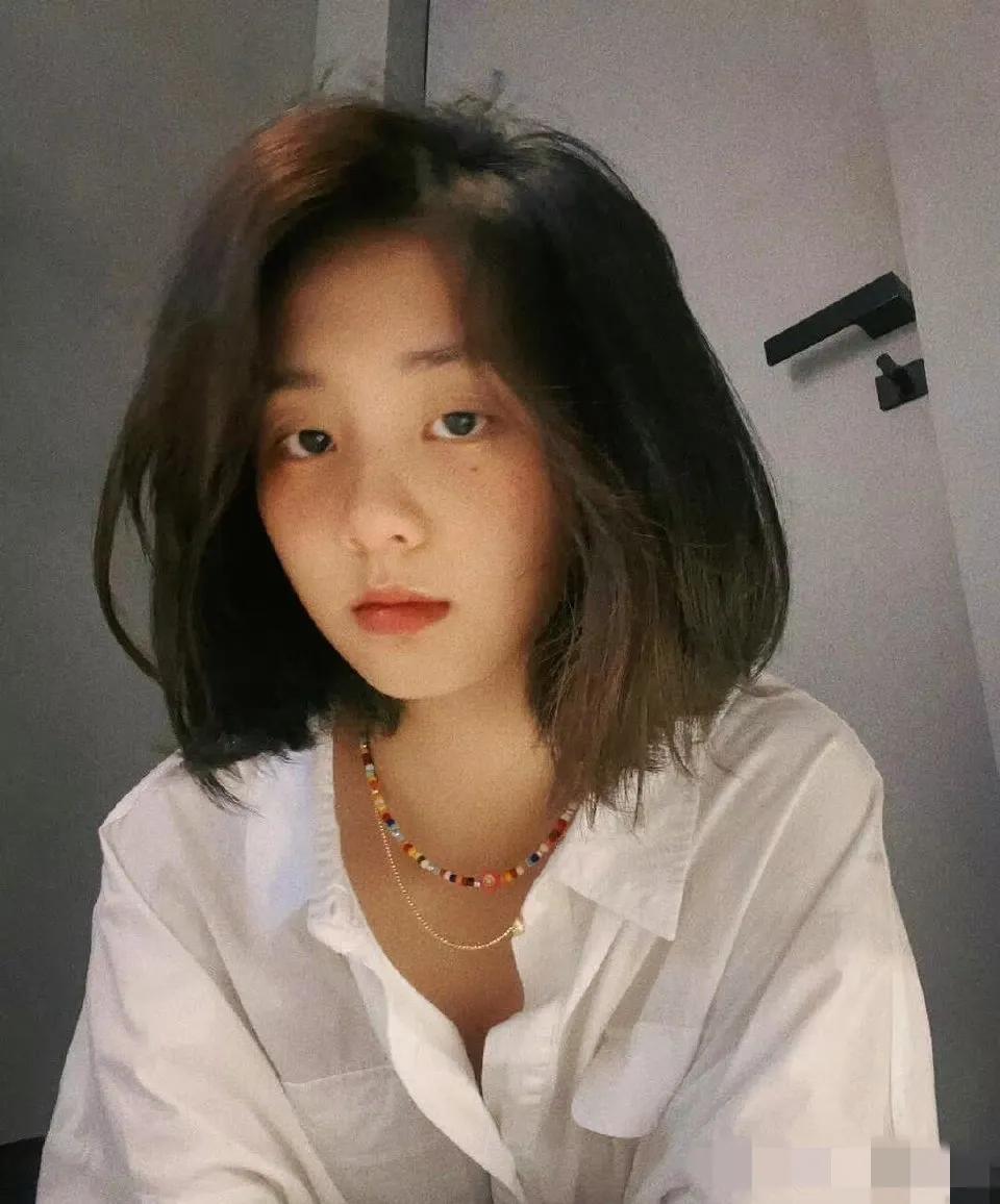 黄忆慈|黄多多晒近照上热搜，风格成熟被吐槽，黄磊的教育方式再度被关注