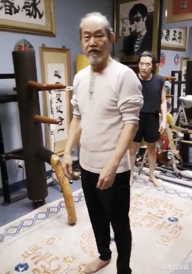 元华|72岁元华定居国外近况曝光！练功房中秀蜈蚣弹，轻松自如状态年轻