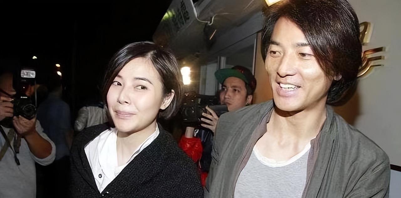 穿衣搭配|郑伊健夫妇好高调，蒙嘉慧剪情侣短发好知性，望夫眼超深情