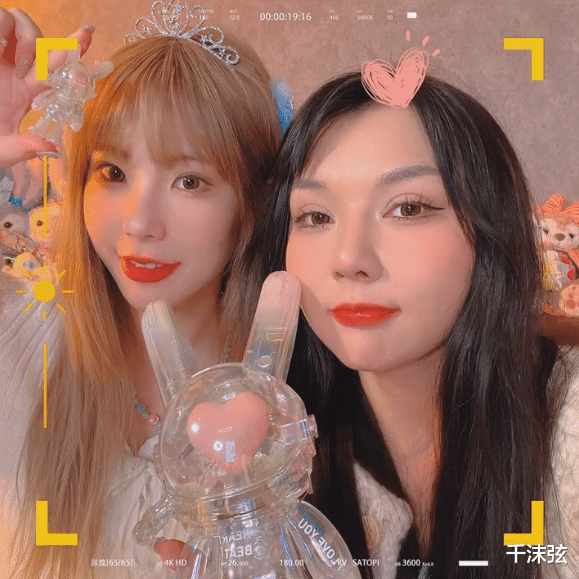 整容|千万粉网红宣布离婚，疑似整容不能生孩子起争执，青梅竹马11年