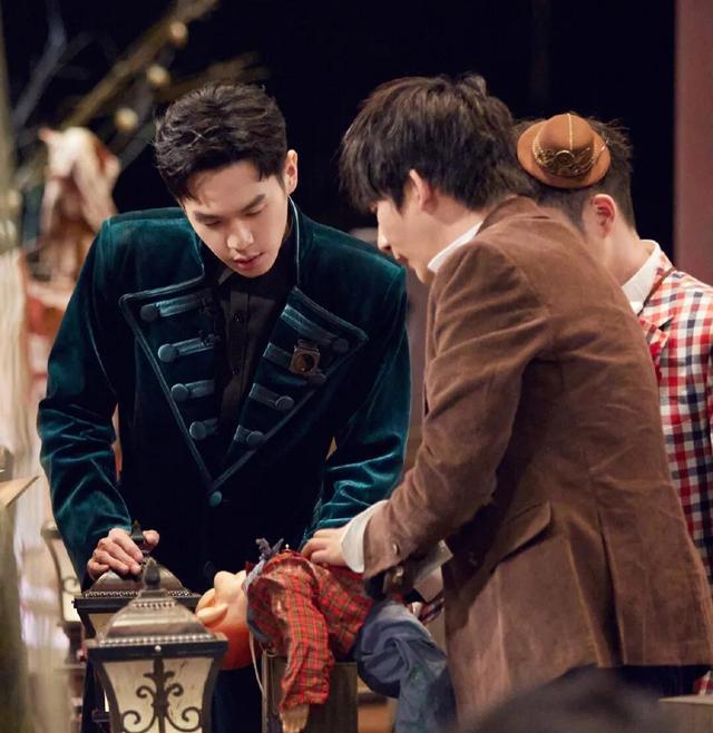 没谈过恋爱的我|《大侦探7》被“黑”,张若昀情义相挺,前团队新综撞车老东家