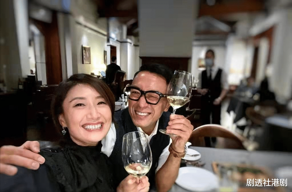 温兆伦|复出被挖旧情史!53岁前TVB女星自认对爱情失去信心:没结婚可能