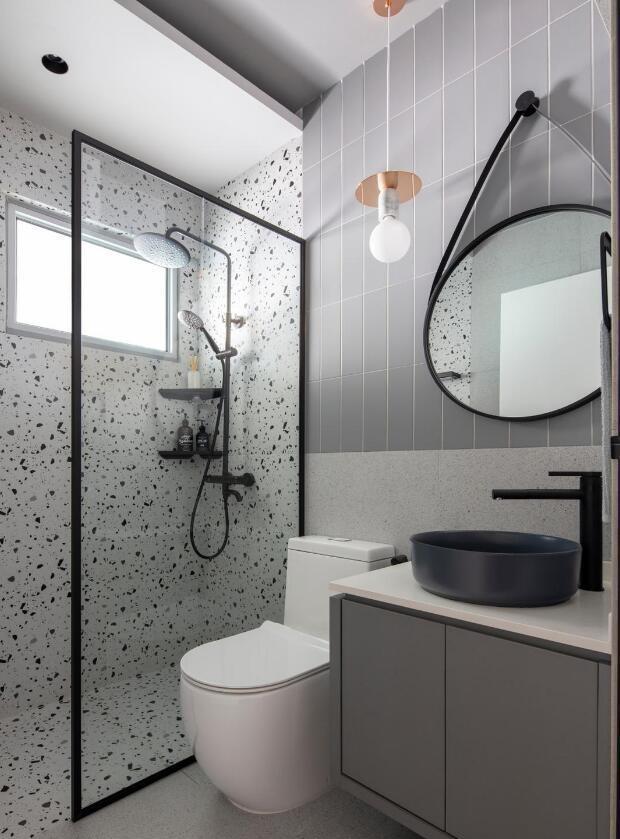 会过日子的人,都知道还是简装最实在,92虽不出众,但胜在简洁