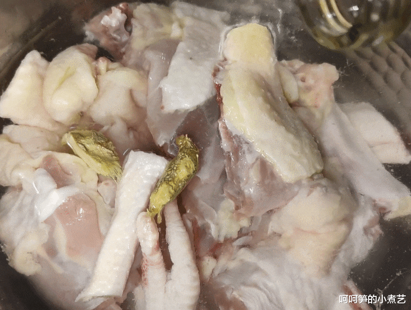 茯苓|《琅琊榜》里的茯苓鸡汤，营养健康，暖身暖心，秋冬季进补就喝它