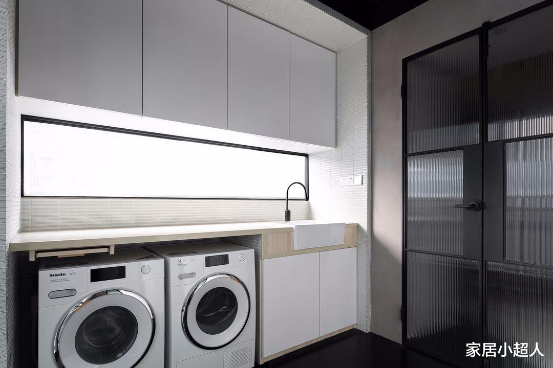 精英男士的家,对生活有着极高要求,家居空间也是独一无二