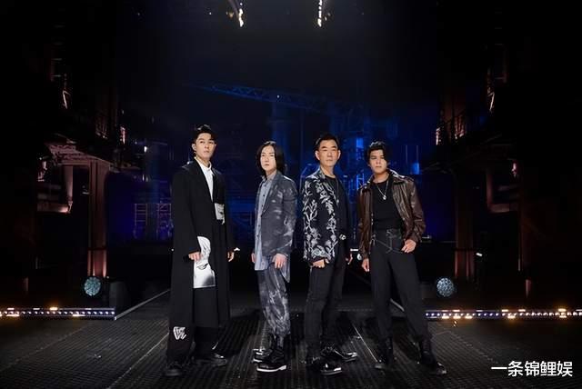 苏有朋|苏有朋等人合唱《红蜻蜓》，潘玮柏郑钧泪洒当场，简直太好哭了