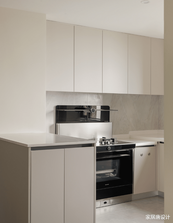 85平的独居室,素雅设计为主更显轻松,满足女主的需求