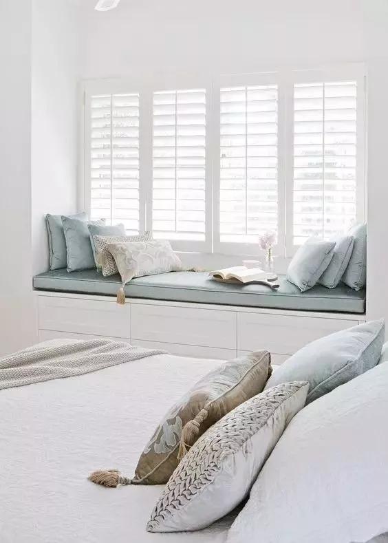 你家飘窗是否被闲置了,这样设计,收纳空间倍增加