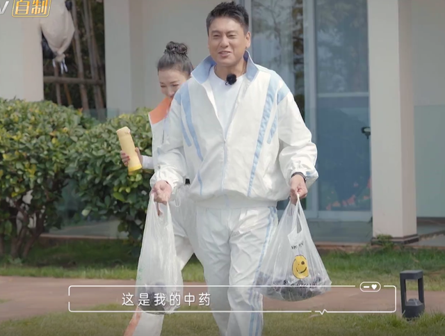 朱孝天|朱孝天携妻参加节目,结婚6年未育每天喝中药,叹:后悔浪费青春