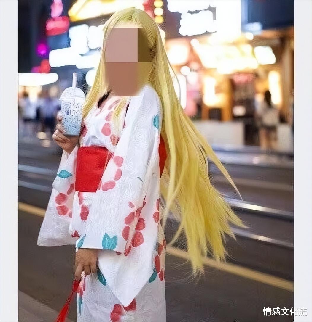 穿和服的女生凭什么被如此对待?部分网友让警察道歉,到底谁错了