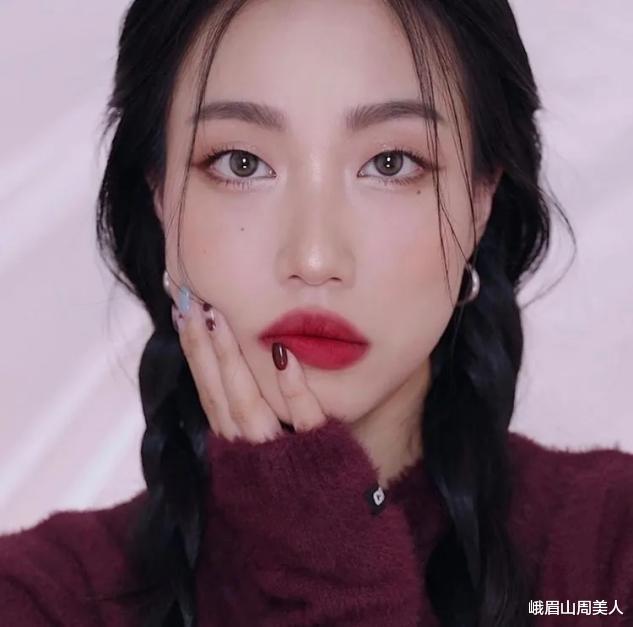 化妆 ?“网红式化妆”耽误了多少普通女孩?妆感重、妆面脏最为“致命”