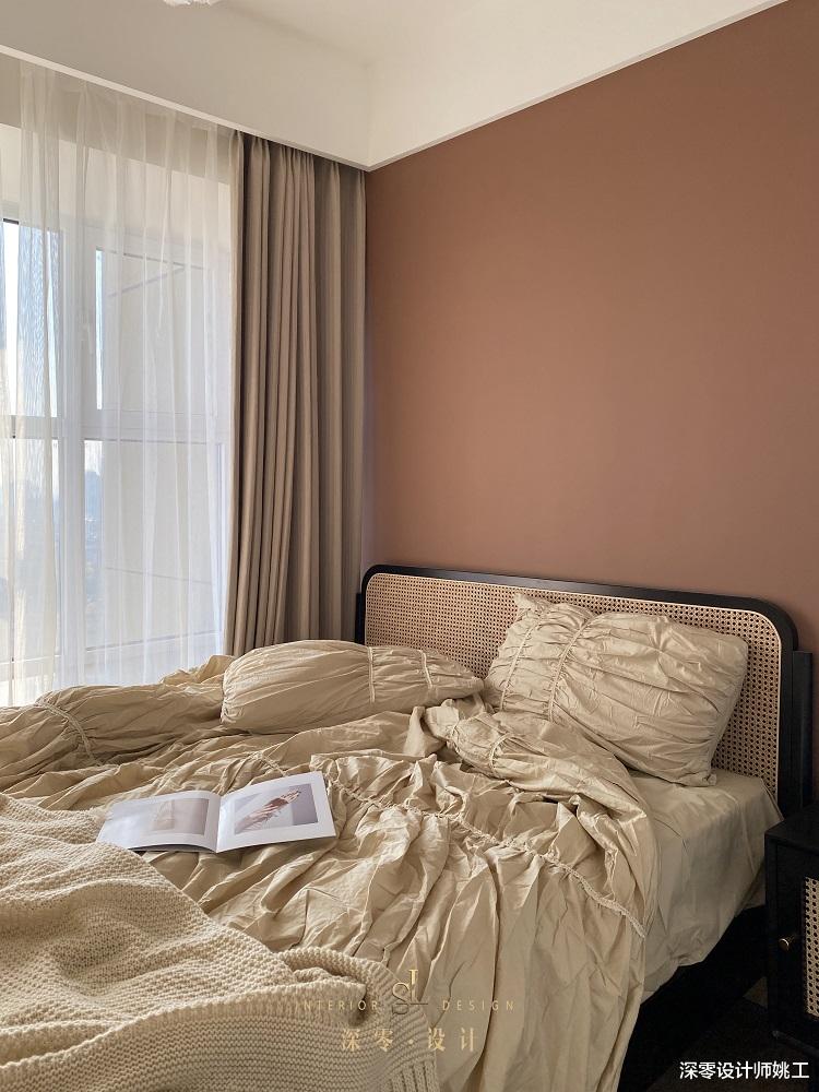 听我的准没错,小女生的卧室背景墙就用石膏线+奶咖,浪漫还温馨