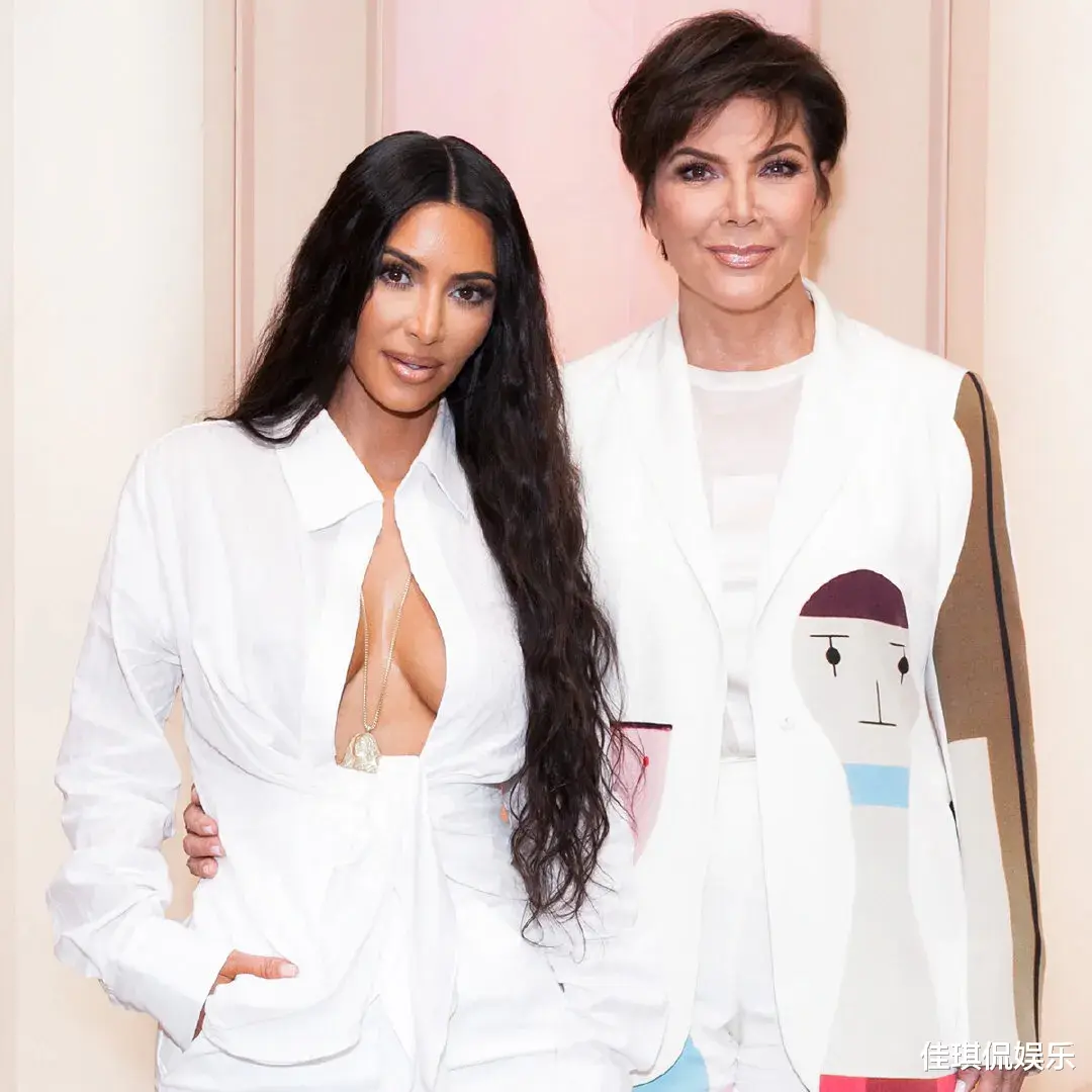 金·卡戴珊|金·卡戴珊语出惊人，称要用母亲的骨头做项链。克丽丝·金纳：这是个好主意！