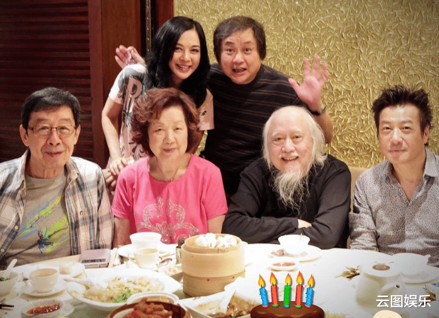 楚原|87岁老戏骨楚原安详去世！结婚55年零绯闻，与“小龙女”恩爱如初