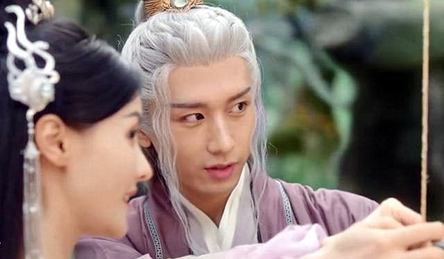 《沉香如屑》应渊动情爱上颜淡，甘受情罚被玄冰穿身，转世成唐周