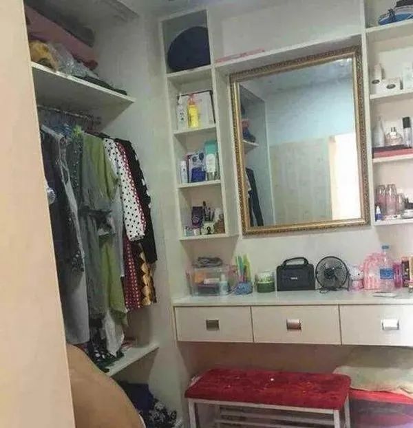 参观完闺蜜的婚房,好羡慕啊!最喜欢的就是她家的衣帽间,太赞了