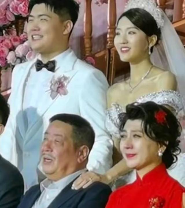 表情包|演员闫学晶：45岁怀二胎，继女劝我放弃，儿子劝我生下来