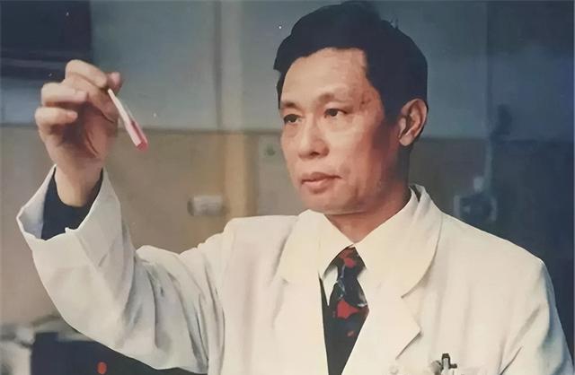 书店|鼓浪屿千金廖月琴嫁寒门穷小子,却在56岁自尽,是钟南山一生的痛