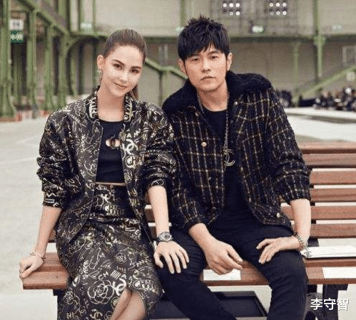 周杰伦|周杰伦说妈妈比他潮，母亲叶惠美气质好，他却发福穿豹纹像暴发富