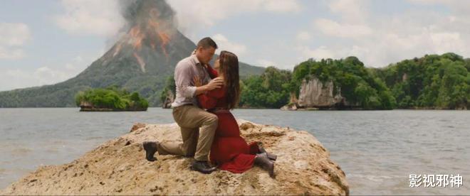 欧阳娜娜|这，可能是我见过最火辣的书模