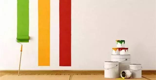 装修时墙面贴壁纸还是刷胶漆好?听完老师傅的话终于不纠结了!