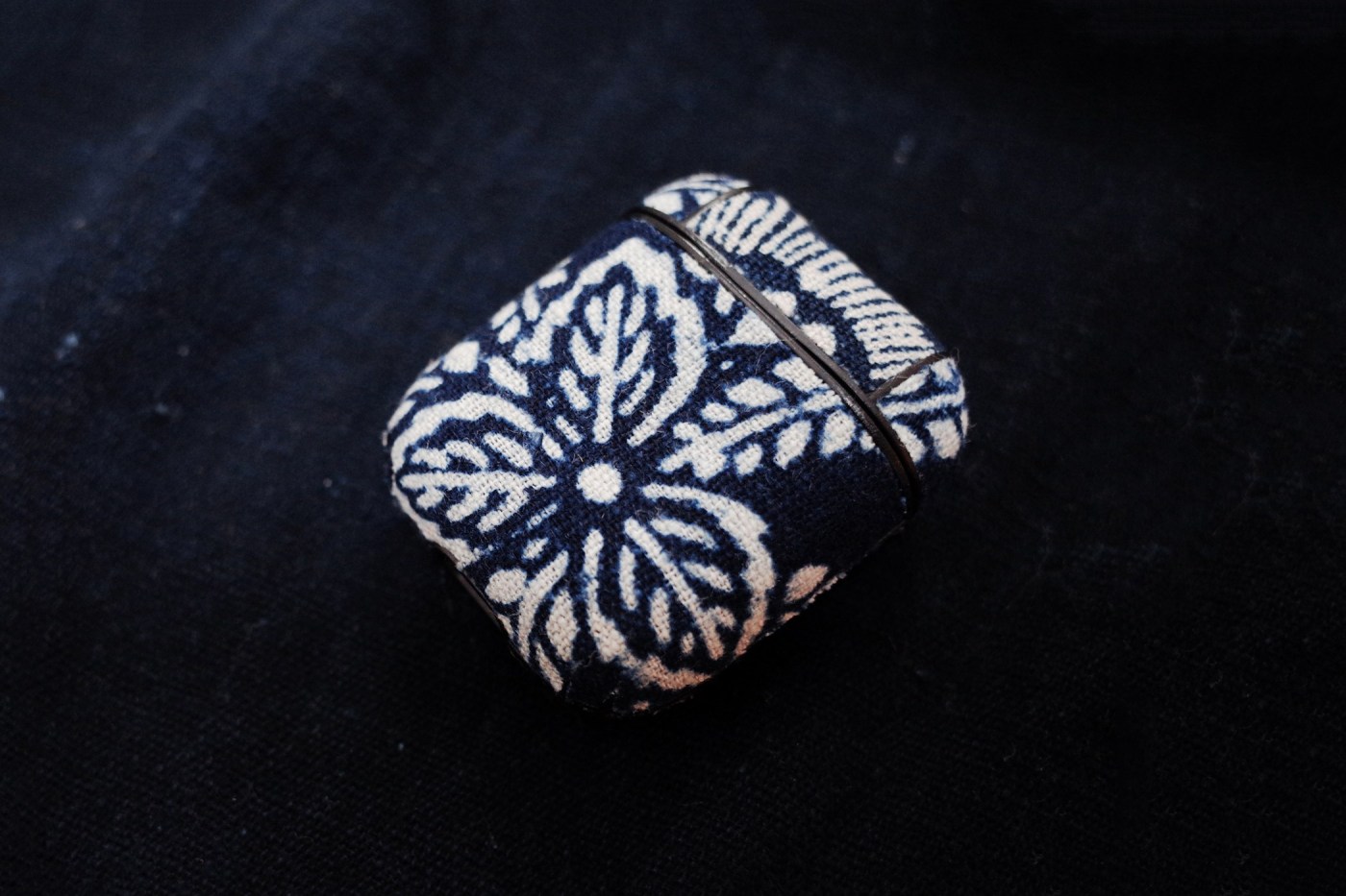 冠希爱的Sacai x Nike炒卖破万？Nike的金项链变身“潮流土豪”！