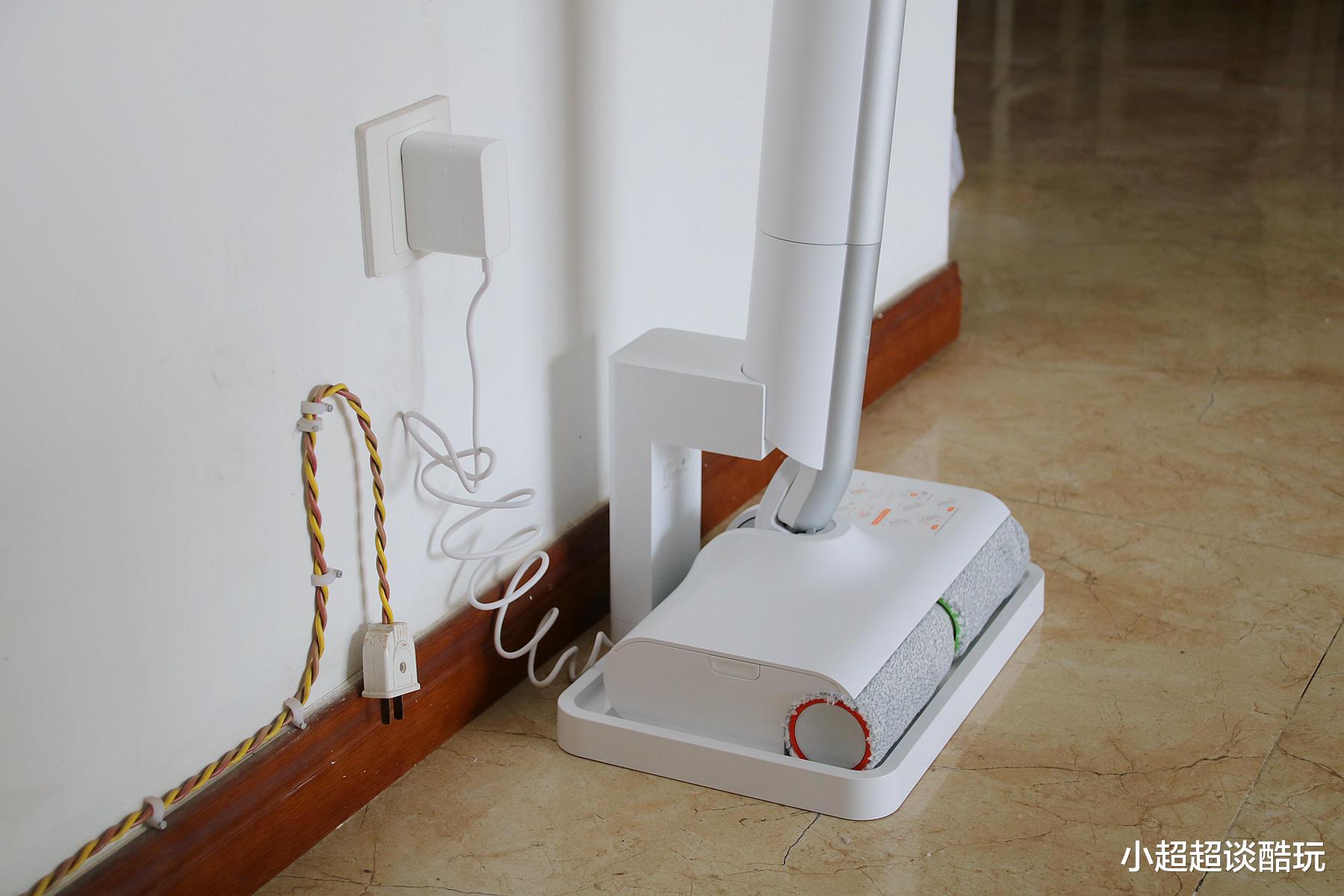 米家|性价比极高的小米新品拖地机体验，双刷无边框设计售价不到1千