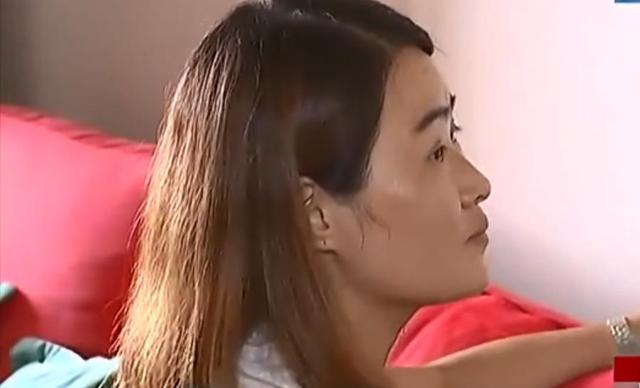 女主播谎称旅游,两次坐飞机去见粉丝,丈夫报复也找了一个女主播
