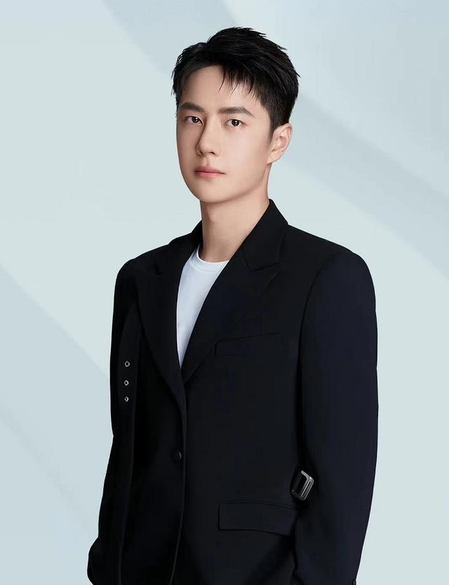 王一博|有些人还站在原地发出质疑，而王一博早已经大踏步向前迈进！