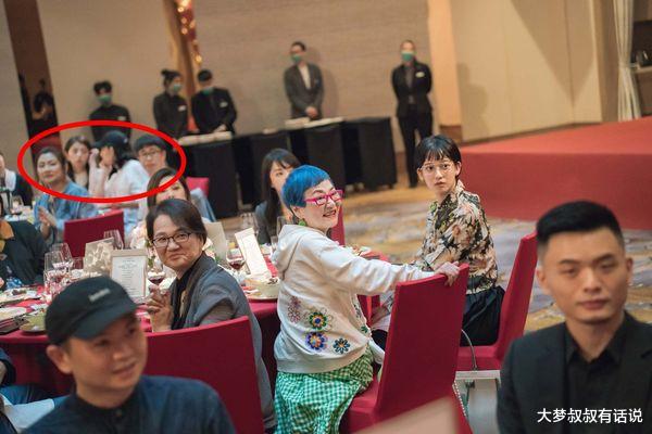 Selina|Selina鲜肉男友“无口罩正脸终于曝光”！黄子佼庆生PO照遭捕获