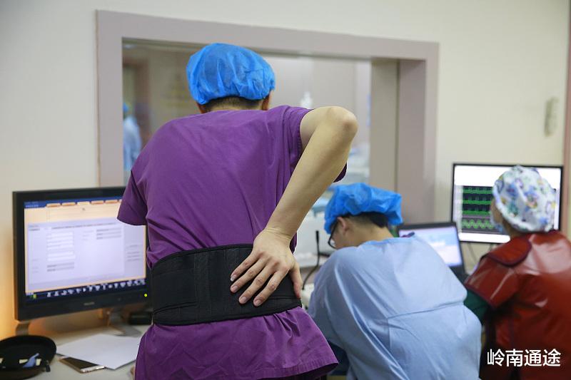 |在单位选择一个领导，还是多跟几个领导？相信厚黑学没有好下场！