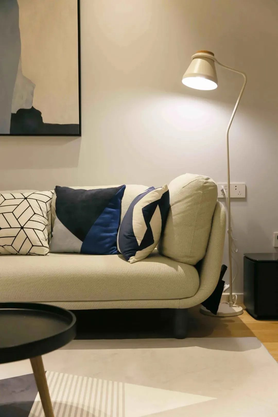 96㎡北欧三居,全屋无主灯设计,完美契合生活习惯