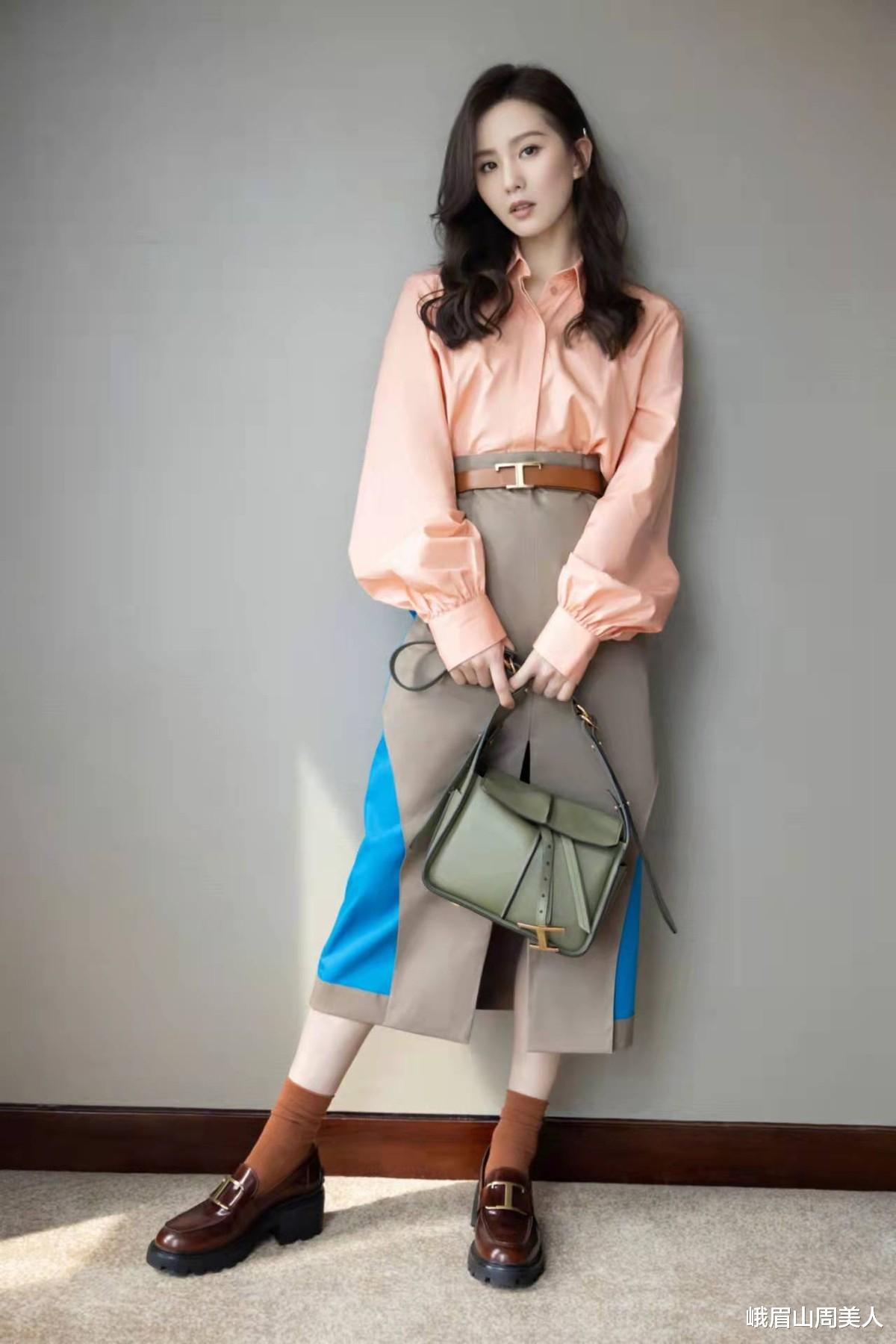 穿衣搭配 ?为什么有些女人长相不出众，却有一股高级感？答案在这3个地方