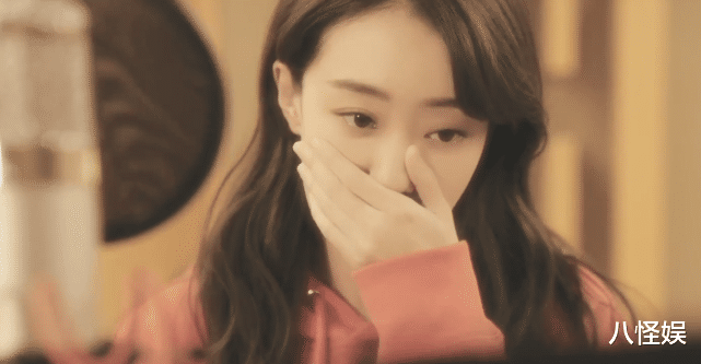 张小斐|贾玲喊张小斐大碗一姐为其庆生，俩人盛装打扮厕所合拍，画风喜感