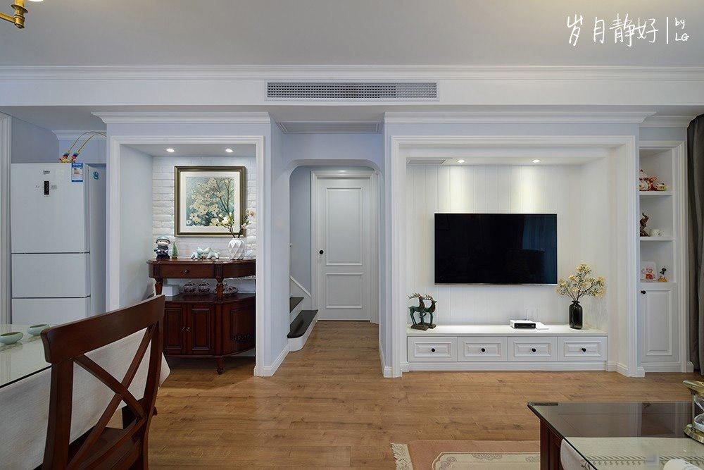 辛苦一年的房子终于装修好了,非常简约漂亮,可惜半年后才能入住