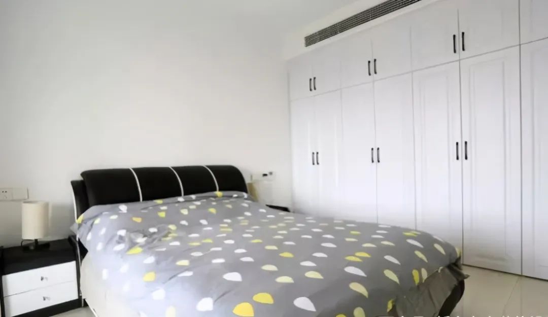 新房不要再瞎装了,可以参考这套三室两厅的设计,简约不失大气