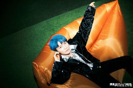 摄影技巧:沙发照怎么拍又纯又欲?女网红们都是这样拍的